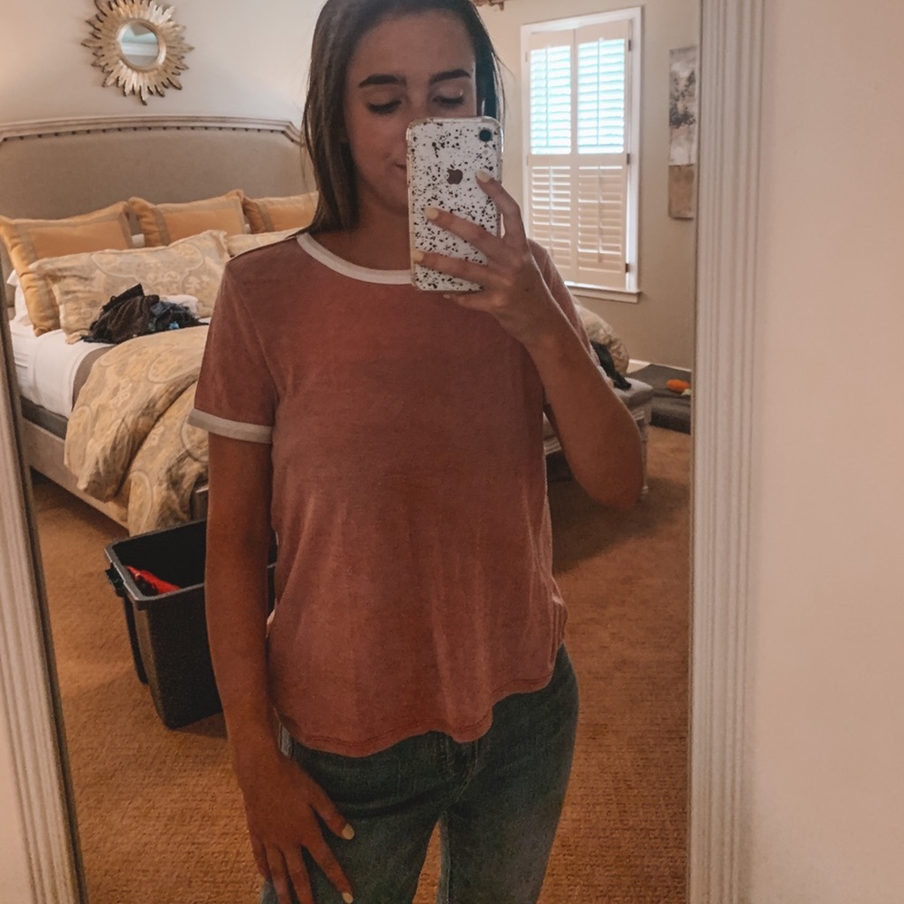 american eagle pink tee